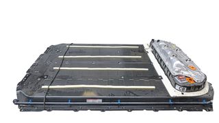 Noch gibt es nur wenige Hochvoltbatterien, die ihr Nutzungsende im Auto erreicht haben. Doch bis 2030 wird sich das ändern. (Bild: Rosenow – VCG)