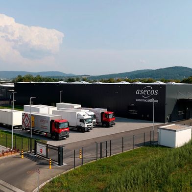 Außenaufnahme des Logistikzentrums von Asecos (Bild: asecos)