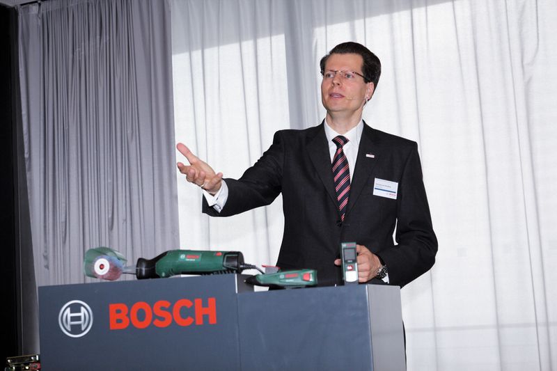 „Mit einem Umsatzwachstum von 6 % haben wir uns 2012 besser als der Markt entwickelt”,  erklärte Henning von Boxberg, Vorsitzender des Bereichsvorstands von Bosch Power Tools. (Bild: Kroh)