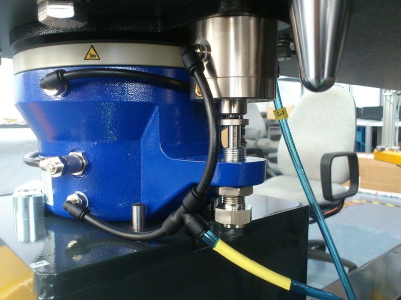 Die PAL-Luftfedern sorgen für optimale Schwingungsisolierung dank niedriger Eigenfrequenzen, die je nach Bauform bei Standardsystemen bis hinunter zu Werten von 1,5 Hz reichen, bei Sondersystemen sogar bis 0,5 Hz. (Bild: ACE)