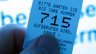 Digitale Plattformen für einen schnelleren, effizienteren und bequemeren Umgang mit Behörden. (zerofoto - stock.adobe.com)