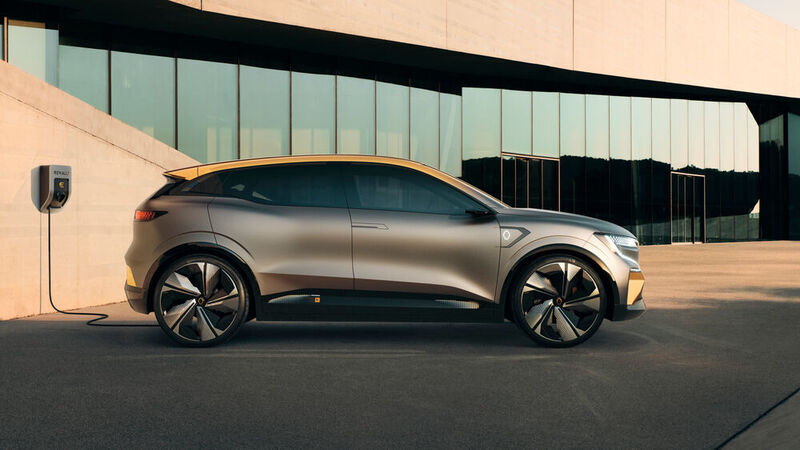 Mit bis zu 130 kW Gleichstrom soll sich die 60 kWh große Batterie des Mégane E-Vision aufladen lassen. (Renault)