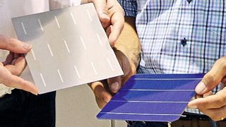 Teamtechnik zeigte auf der Intersolar 2019 ein neues Verfahren, das sensible HJT-Zellen prozesssicher verklebt. (Teamtechnik)