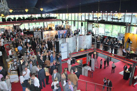 Auf der Jahreshauptversammlung des Ford-Händlerverbands wurden die rund 700 Teilnehmer über den aktuellen Stand der Verhandlungen des neuen deutschen Ford-Händler- und Servicevertrags informiert. (Archiv: Vogel Business Media)