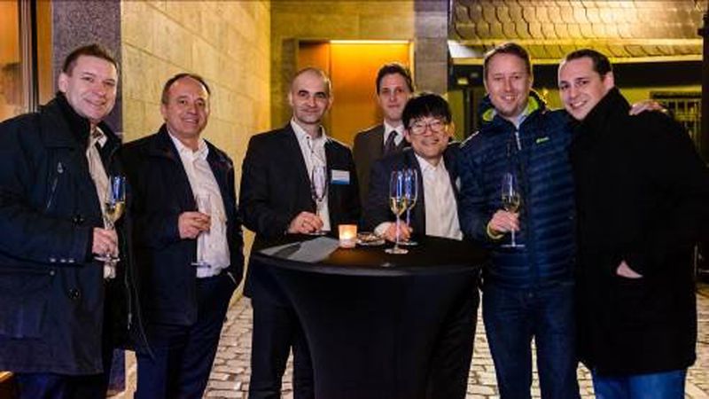 Smoker plaudern (Bild: Samsung)