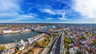 Die Stadtverwaltung Ludwigshafen ist momentan nicht erreichbar. (Bild: © Mathias Weil – stock.adobe.com)