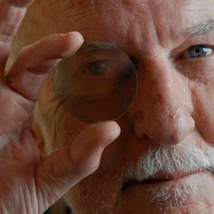 Graphen ist außergewöhnlich fest und gleichzeitig leicht und flexibel. Doch lässt es sich als Halbleiter-Material nutzen? De Heer und sein Team haben das bewiesen.(Bild:  Georgia Institute of Technology)