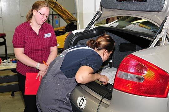 Caren Buchholz, die Siegerin des ersten Girls-Casting im Jahr 2007 war in diesem Jahr als Prüferin beim Wettbewerb dabei. (Archiv: Vogel Business Media)