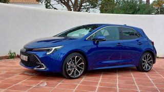 Über 20.000 fast neue Corollas müssen hierzulande bei den Vertragspartnern vorfahren.  (Bild: Rosenow – »kfz-betrieb«)