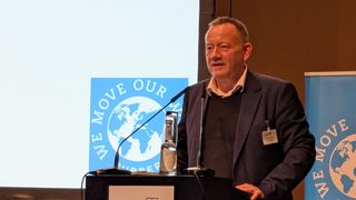 „Der von Bundeskanzler Friedrich Merz angekündigte ‚Herbst der Reformen‘ muss jetzt endlich Fahrt aufnehmen und spürbare Entlastungen für die Unternehmen bringen. Wir brauchen dann einen ‚Winter der Umsetzung‘, der eine deutliche Verbesserung für die Wettbewerbsfähigkeit des deutschen Industriestandorts bringt“, sagte WDK-Präsident Michael Klein in seiner Eröffnungsrede. (Bild: Redaktion)