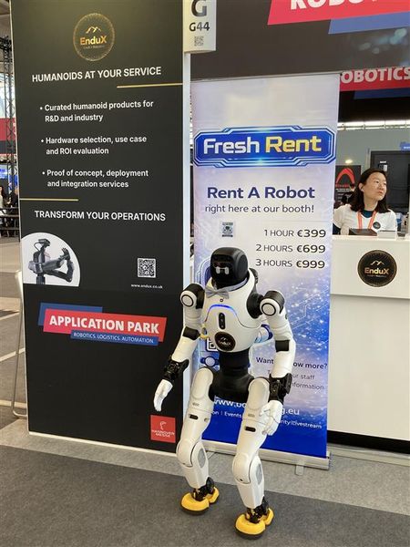 Im Robotik-Applikationpark wurden Roboter zur Miete angeboten. (Bild: Dagmar Merger/VCG)