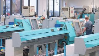 Bei durchschnittlich 10 % Wachstum steigt die Komplexität von Planung und Verwaltung – und in den Hallen muss jeder Platz genutzt werden. (Stero)