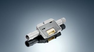 Abb.1: Mit bis zu einem Liter pro Minute kann der Durchflussmesser von Sensirion selbst bei hohen Flussraten präzise Ergebnisse liefern. (Bild: Sensirion)