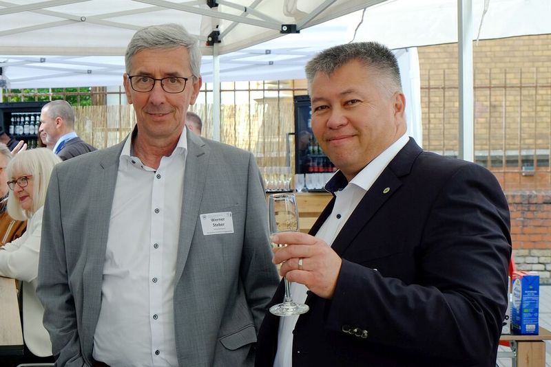 Werner Steber, ZDK-Geschäftsführer der Abteilung Werkstatt und Technik (l.), und ZDK-Vorstandsmitglied Jeffrey Kilian (r.)  (Bild: Zietz/»kfz-betrieb«)
