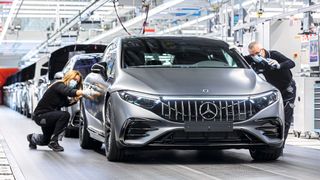 Mercedes richtet sich unter anderem auf den E-Antrieb aus. (Bild: Mercedes-Benz)