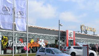 Auto Saxe ist ein Leuchtturm in Leipzig. (Foto: Mauritz)