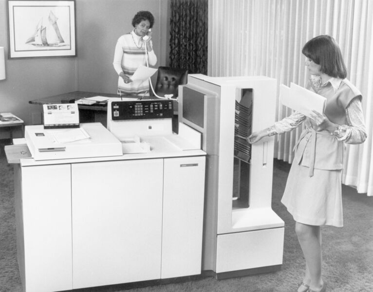 Das Modell 5400 von 1977 war der erste Xerox-Kopierer mit einem integrierten Mikrocomputer (Xerox)
