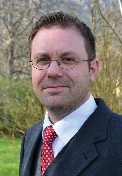 „Es ist nicht per se so, dass ältere Personen andere Hemmschwellen bei Medical Apps hätten als Jugendliche“, sagt Helmut Ritschl, Leiter des Studiengangs Digital Healthcare an der FH St. Pölten. (Bild: privat)