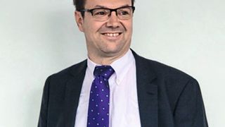 Der Siemens-Industriesoftware-Spezialist Dr. Thomas Mücke hält einen Vortrag über den digitalen Zwilling. (Siemens Industry Software GmbH)