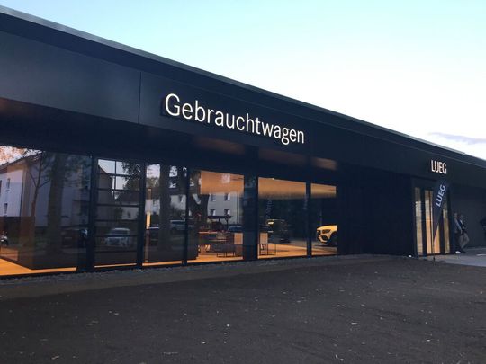 Fahrzeug-Werke Lueg hat sein Gebrauchtwagengeschäft zentralisiert und kompromisslos auf die heutigen Kaufgewohnheiten ausgerichtet.(Bild:  Wolfgang Michel)