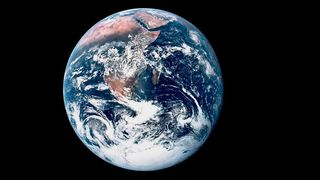 Das World Wide Web hat die Welt näher zusammenrücken lassen. Was als Projekt für wissenschaftliche Dokumentationen begann, wurde zum weltumspannenden Medium. (Bild: NASA)