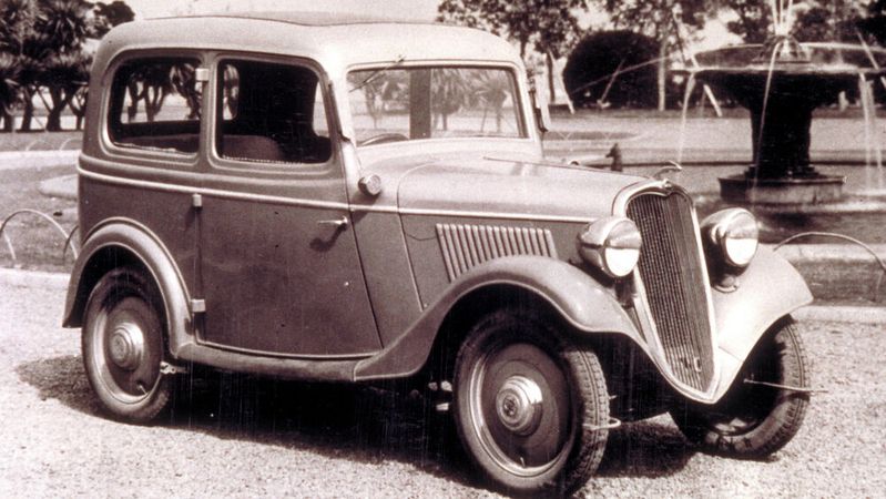 Im April 1935 rollte das erste Exemplar des 1933 gegründeten Nissan-Konzerns, der Datsun Typ 14, vom neu eingerichteten Fließband im Werk Yokohama.(Bild:  Nissan)