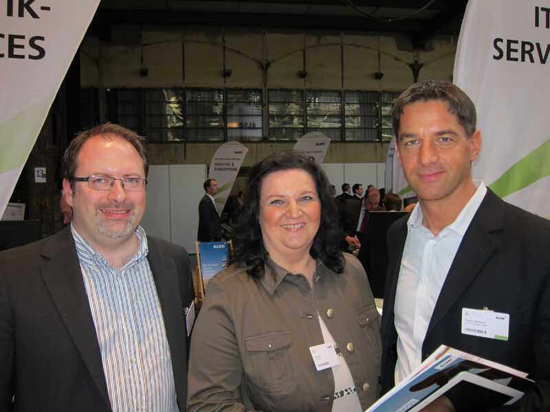 Lilli Kos, IT-BUSINESS, mit Patrick Fahrion und Heino Deubner (r.) von ALSO (IT-BUSINESS)