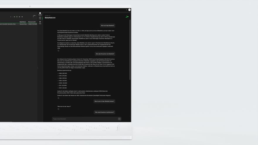 mock-up-laptop-perspective-05-ki-chat (Ceyoniq Technology GmbH)