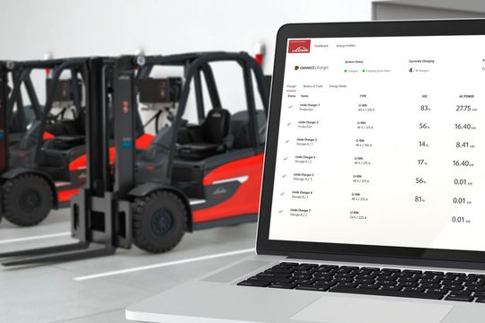 Mit Linde „connect:charger“ lassen sich bis zu 50 Ladegeräte steuern: Kostenoptimierung bei hoher Fahrzeugverfügbarkeit.(Bild:  Linde Material Handling)