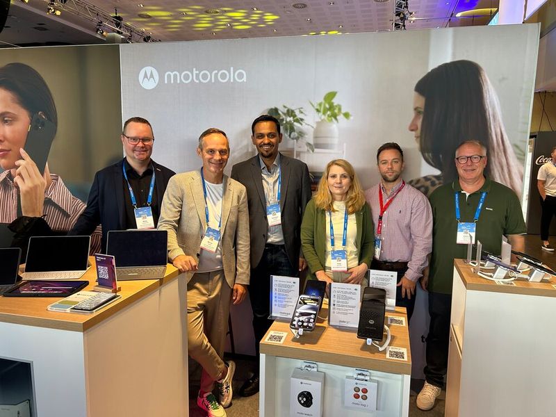 Ebenso dabei waren das Team von Lenovo und Motorola mit Phones und weiteren Produktneuheiten.  (Bild: Vogel IT-Medien)