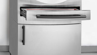 Die Cartolux 850 ist eine Heißversiegelungsmaschine der Produktreihe Top Clean Seal. Sie eignet sich für XXL-Formate bis maximal 850 x 300 mm. (Bild: Top Clean Packaging)