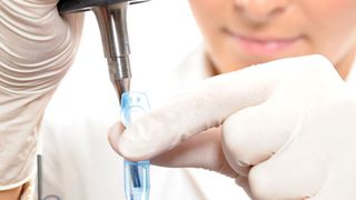 Ultraschallbäder und -Homogenisatoren können für die schnelle Probenvorbereitung genutzt werden.  (Bild: Bandelin)