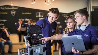 Mit digitalen Lern- und Kollaborations-Plattformen und mobilen „State-of-the-Art“-Endgeräten modernisiert BMW seine Berufsausbildung. (BMW)