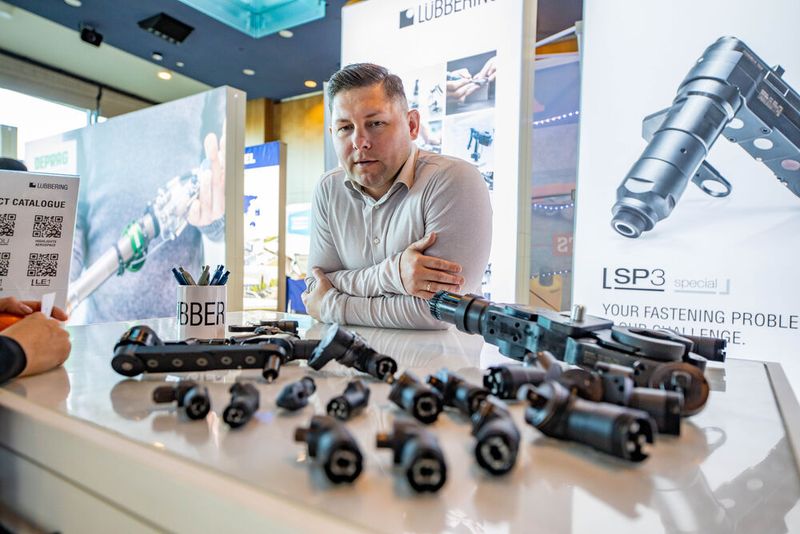 Fachbesucher konnten auf der Schraubtec ihr Fachwissen in der Ausstellung, Workshops und Vorträgen vertiefen. (Bild: Amelie Jehmlich/ART n Photo)