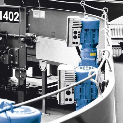 Dezentrale Antriebselektronik von Nord sorgt für energie- und kosteneffiziente Fördersysteme in der Intralogistik. (Bild: Nord Drivesystems)