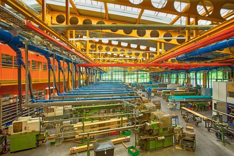 Der Maschinenpark bei August Weckermann besteht aus 80 Drehmaschinen – die Hälfte davon mit CNC –, 80 Spezialmaschinen zum Diamantieren und 11 Bearbeitungszentren. (August Weckermann)