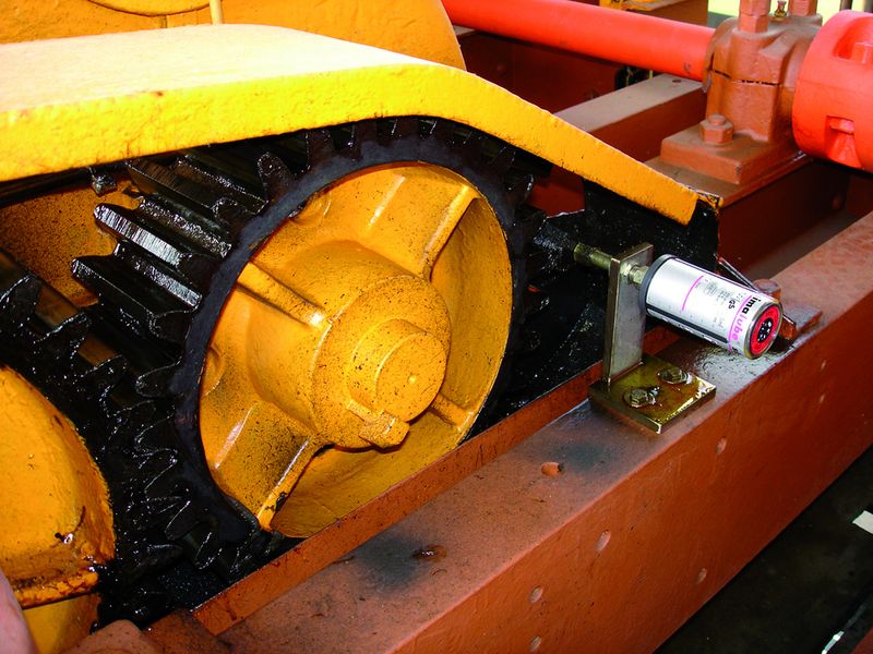 Bild2: Der simalube Schmierstoffspender reduziert arbeitsintensives Nachschmieren. (Archiv: Vogel Business Media)