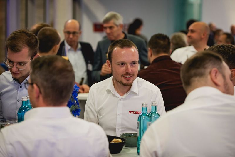 Die Abendveranstaltung verbindet kulinarische Genüsse mit fachlichem Austausch auf höchstem Niveau. (Bild: Stefan Bausewein)