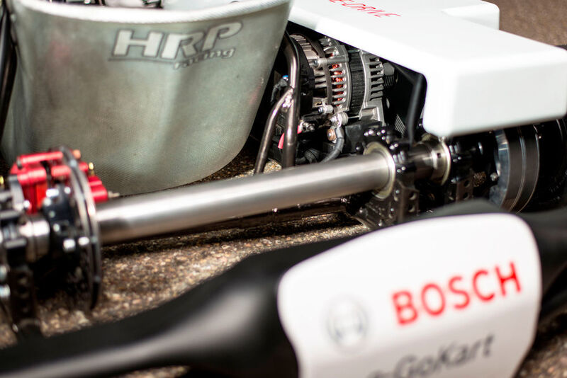 Die beiden Generatoren mit zusammen 20 Kilowatt Leistung bieten insgesamt 300 Newtonmeter Drehmoment an der Hinterachse. (Bosch)