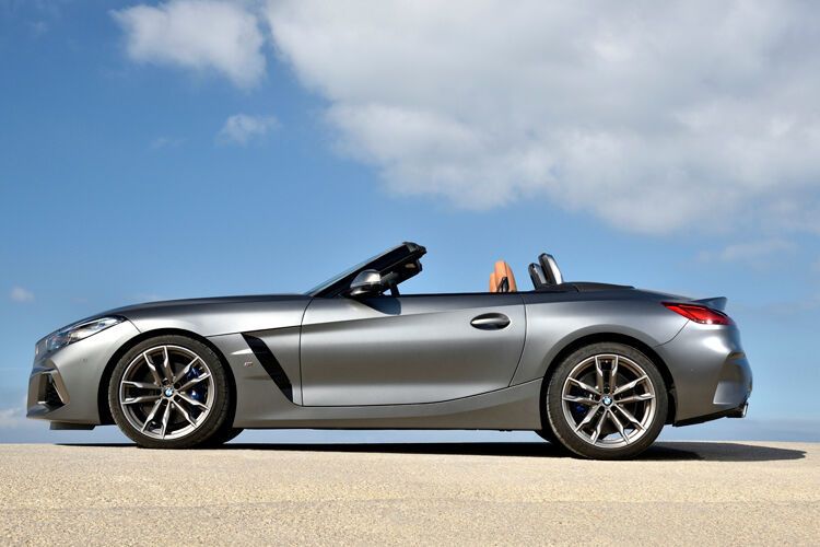 Das Softtop öffnet...  (BMW)