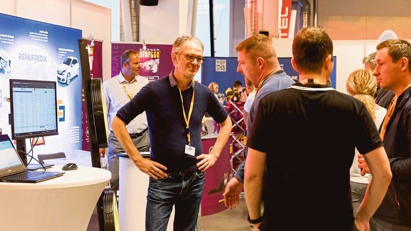 Anders als eine Hausmesse: Hier informiert jeder Aussteller „neutral“ über sein Produkt- und Dienstleistungsportfolio – ganz ohne Verkaufszwang bzw. Druck. (Bild: Stefan Bausewein)