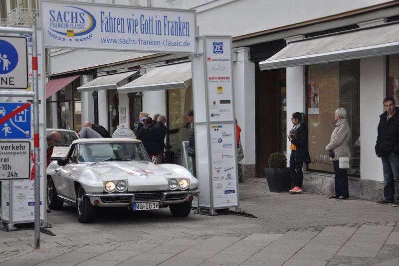 An Pfingsten lud die Sachs Franken Classic Oldtimerfreunde zu einer Ausfahrt in Franken ein. Namensgeber ist der Autozulieferer und Aftermarket-Spezialist Sachs. (Foto: Grimm/Dominsky)