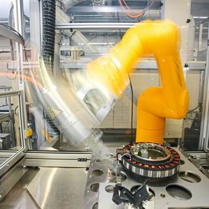 Steigt die Anzahl der Elektrofahrzeuge, werden sich auch die Fertigungsverfahren verändern. Für den Maschinenbau bietet sich hier ein Potenzial, auf das er bereits heute reagieren kann.