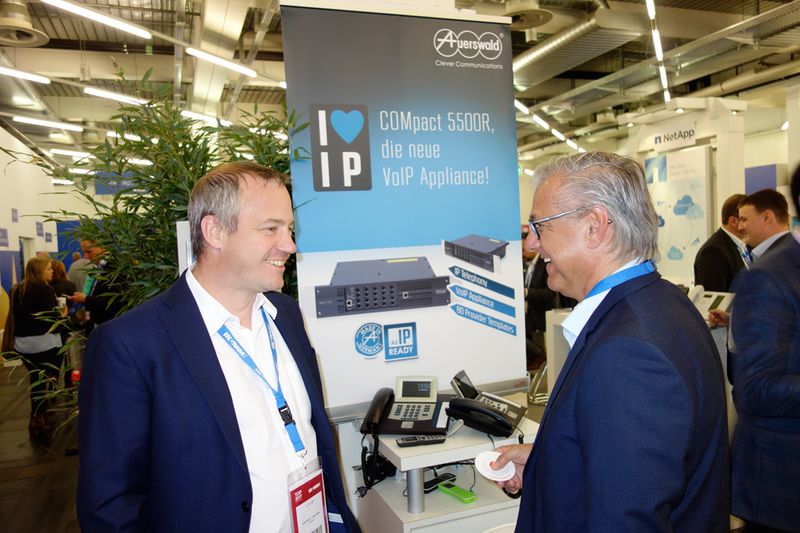 (l.) Johannes Haseneder, Kabine 5, und Markus Raschig, Auerswald, lieben IP. (Bild: IT-BUSINESS)