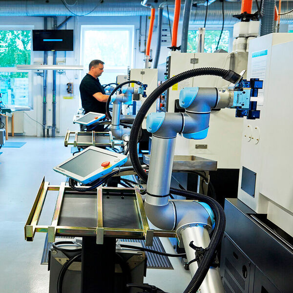 In Deutschland konzentrieren sich Robotikprojekte insbesondere auf die Schaffung von Plattformen für Servicerobotik-Lösungen in den verschiedenen Anwendungsbereichen wie Service, Logistik und Fertigung. (Universal Robots)