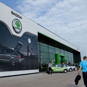  Vor allem die große „Kommunikationswand“ an der Front der Betriebe.(Foto:  Skoda)