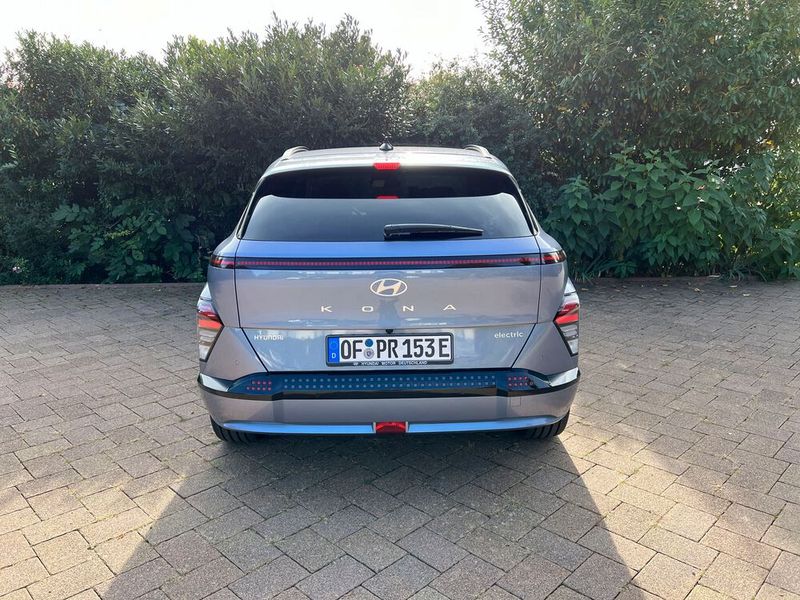 Die zweite Generation bietet eine automatische sowie eine manuelle Batterie-Vorkonditionierung für maximale Ladeleistung in der kalten Jahreszeit. Die Reichweiten werden mit bis zu 377 bzw. 514 km angegeben.  (Bild: Dirk Kunde)