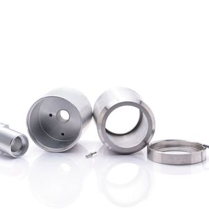 Typisches Bauteilspektrum der Eglin Präzisionsmechanik. Eine besondere Stärke ist die spanende Bearbeitung von Kupferlegierungen bis hin zu Reinkupfer. (Bild:  NIELS FRANKE)