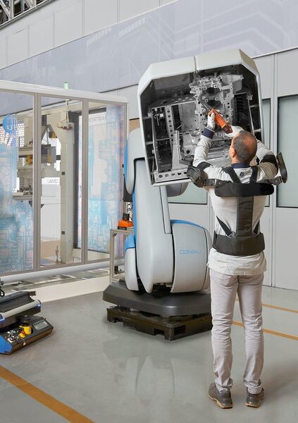 Das Spin-off-Unternehmen IUVO des Bio Robotics Institute (Scuola Superiore Sant’Anna) entwickelt in Kooperation mit Comau und Össur tragbare Roboter-Exoskelette. (Comau)
