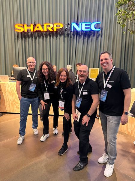 Das SHARP NEC Team ist startklar für die ISE Woche. (Bild: Vogel IT-Medien)